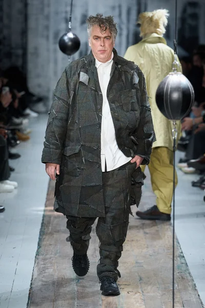 Look 27